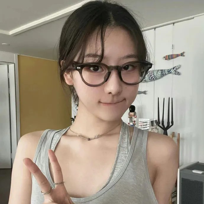 两个人一双手